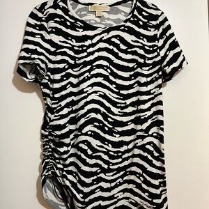Michael Kors B&W Zebra Print Pull Tie Side Gold Logo Tee Size Medium